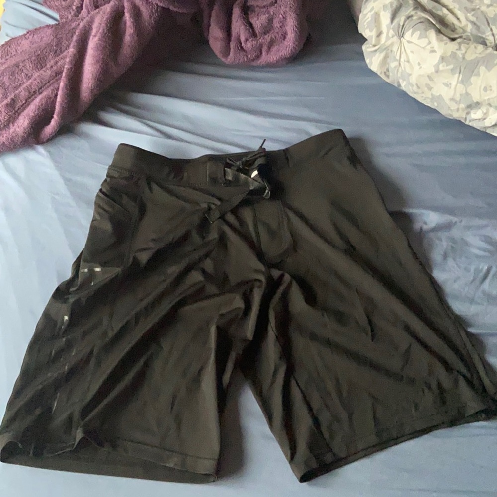 Men’s HYLETE shorts- size L